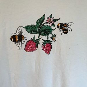 Brandy Melville honeybee & strawberry crop